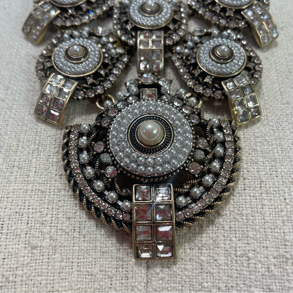 NWT Banana Republic Bib Necklace - Picture 9 of 9